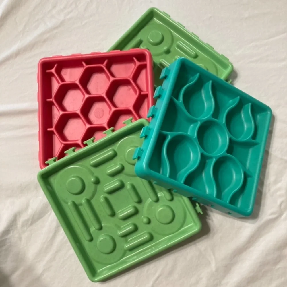MULTICOLOR Slow Feeding Food Mats and Trays with Suction Cups for Cats and Dogs